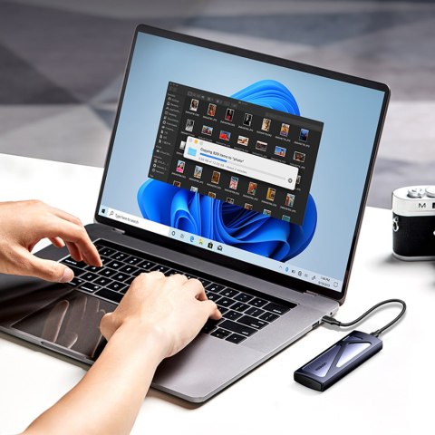 Obudowa kieszeń na dysk M.2 NVMe 10Gbps + kabel USB-C - USB-A / USB-C - USB-C - czarna Obudowa kieszeń na dysk M.2 NVMe 10Gbps + kabel USB-C - USB-A / USB-C - USB-C - czarna