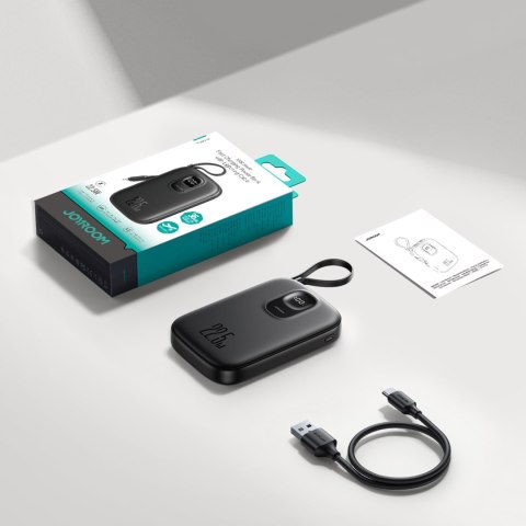Powerbank 10000mAh z wbudowanym kablem 22.5 iPhone Lightning USB-C 0.25 cm - czarny Powerbank 10000mAh z wbudowanym kablem 22.5 iPhone Lightning USB-C 0.25 cm - czarny
